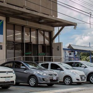 La compañía local más grande de alquiler de carros en Costa Rica